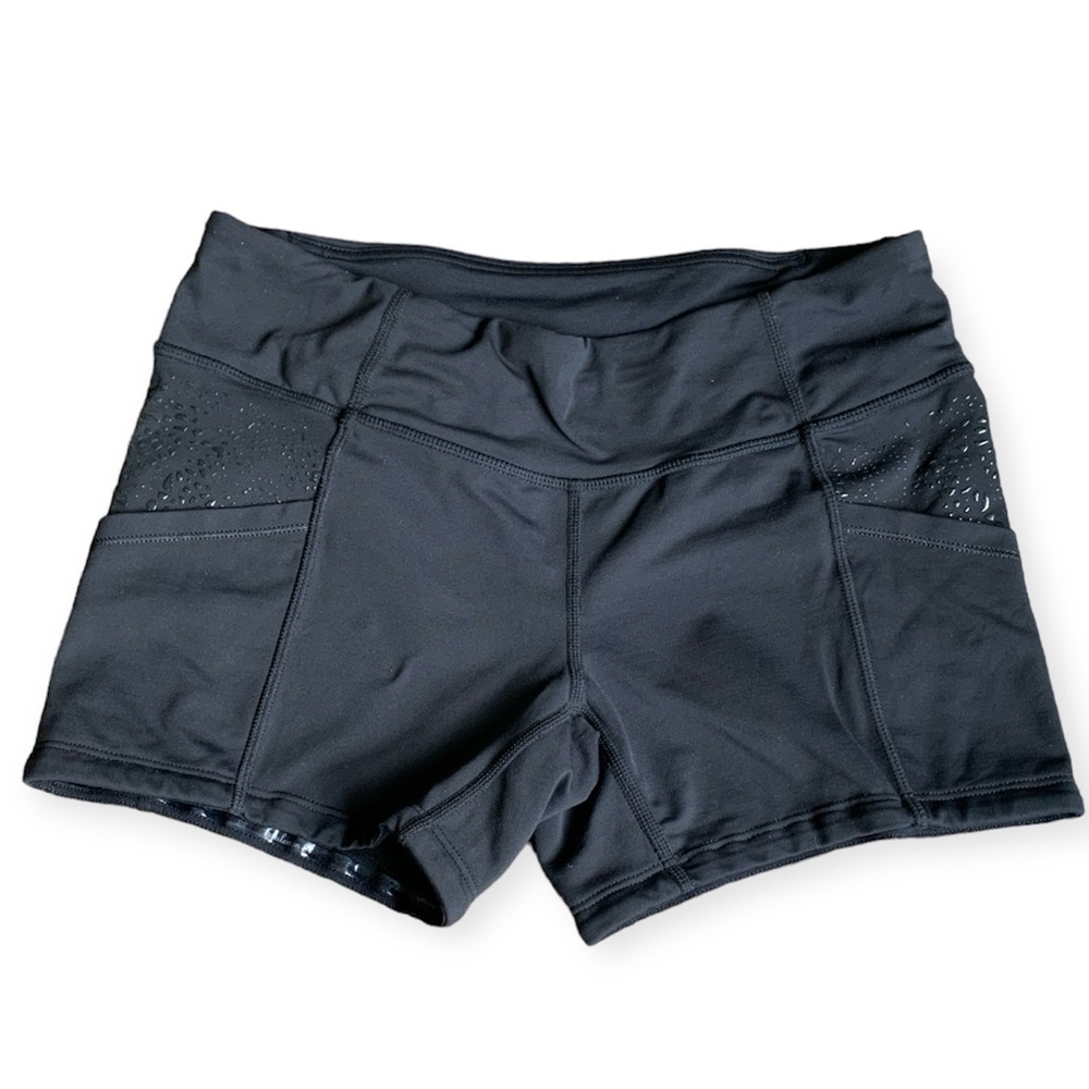 Lululemon, size 6, black shorts,